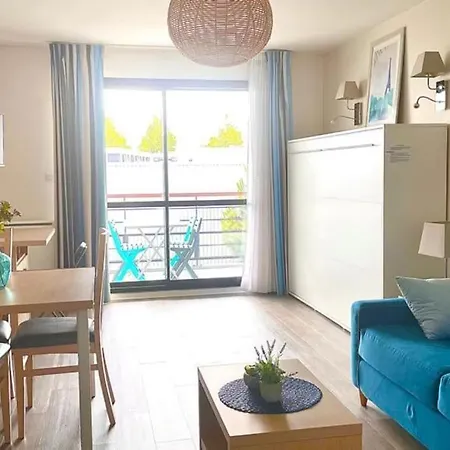 T1 Avec Piscine Et Terrasse Au Coeur De La Rochelle Apartment La Rochelle (Charente-Maritime)